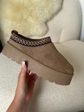 HOLLIE ULTRA PLATFORM CAMEL EMBROIDERED ANKLE SLIPPER BOOTS